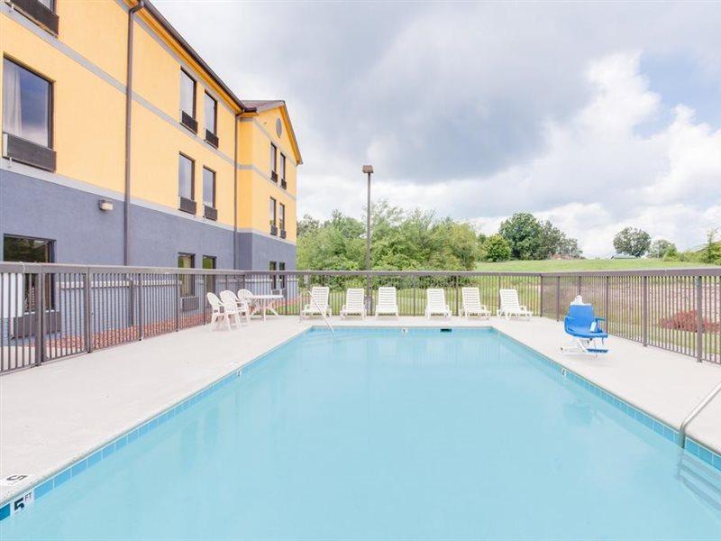 Super 8 by Wyndham Crossville TN Eksteriør bilde